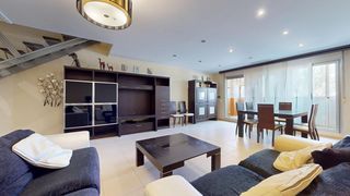 Duplex  Avenida de la carrasca. Espectacular dúplex con piscina en pilar de la horadada. espacio
