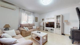 Casa adosada  Calle nardos. Espacio, comodidad y excelente ubicación espectacular dúplex en