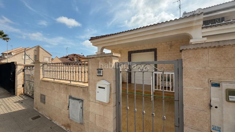 Foto 8f3604c6-8ad2-4dcc-8421-6ae11ec2fd91. Casa amb aparcament a San Javier San Javier