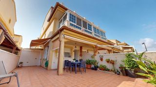 Casa adossada  Calle mar adriatico. Dúplex esquina con 4 dormitorios en torre de la horadada