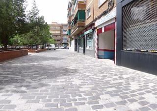 Parking voiture en Calle de ezequiel solana 37. Plaza de garaje pueblo nuevo.