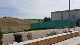 Terrain résidentiel à Calle los herreros 3. Terreno en zona estratégica para zona residencial e industrial c