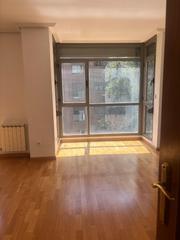 Pis a Avenida de isabel de valois 29. Piso en magnifica zona