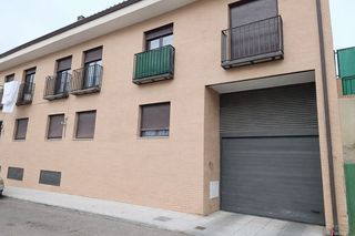 Aparcament cotxe a Esquivias