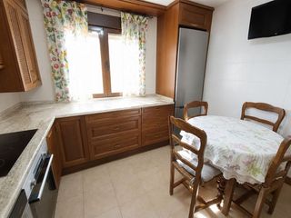 Casa in Villaluenga de la Sagra. Chalet pareado en muy buen estado