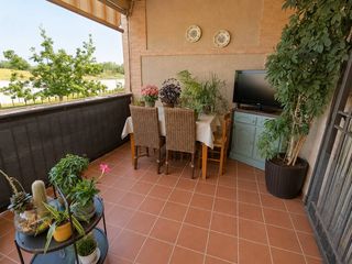 Casa en Villaluenga de la Sagra. Chalet pareado en muy buen estado