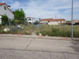 Terrain résidentiel  Calle jacinto benavente. Gran parcela en zona tranquila, junto a la piscina municipal e i