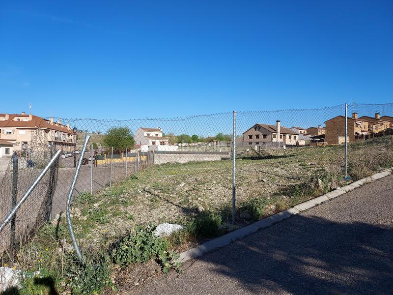 Foto b505ed06-12d4-4654-9b77-7ffe1b436004. Terrain résidentiel dans Borox
