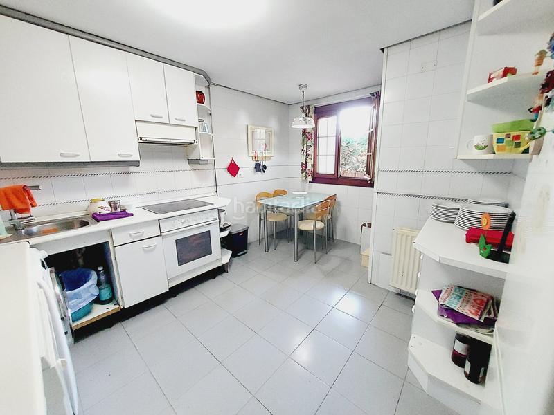 Foto cfbce378-401f-48d3-ad35-660b427452f6. Casa a schiera con camino riscaldamento parcheggio piscina in Illescas