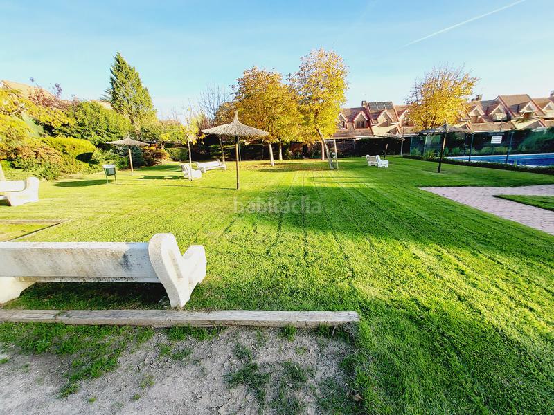 Foto f53408bf-f56c-4877-ba3a-442061d0f707. Casa a schiera con camino riscaldamento parcheggio piscina in Illescas