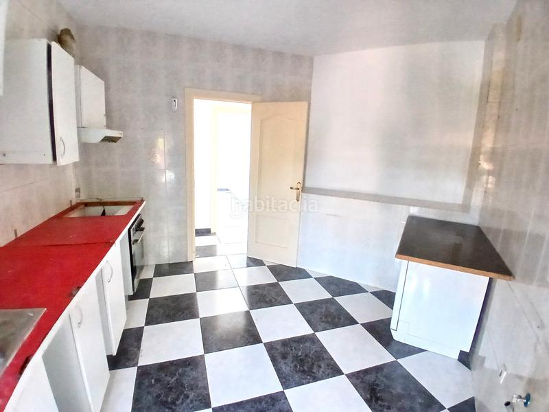 Foto 29d331ac-fcd2-40e3-b783-26bc4da446a5. Xalet amb xemeneia aparcament a Polán