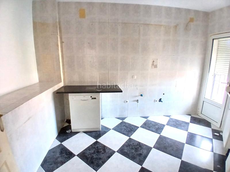 Foto bc451d95-3345-4806-bc13-0303a97d3a1d. Xalet amb xemeneia aparcament a Polán