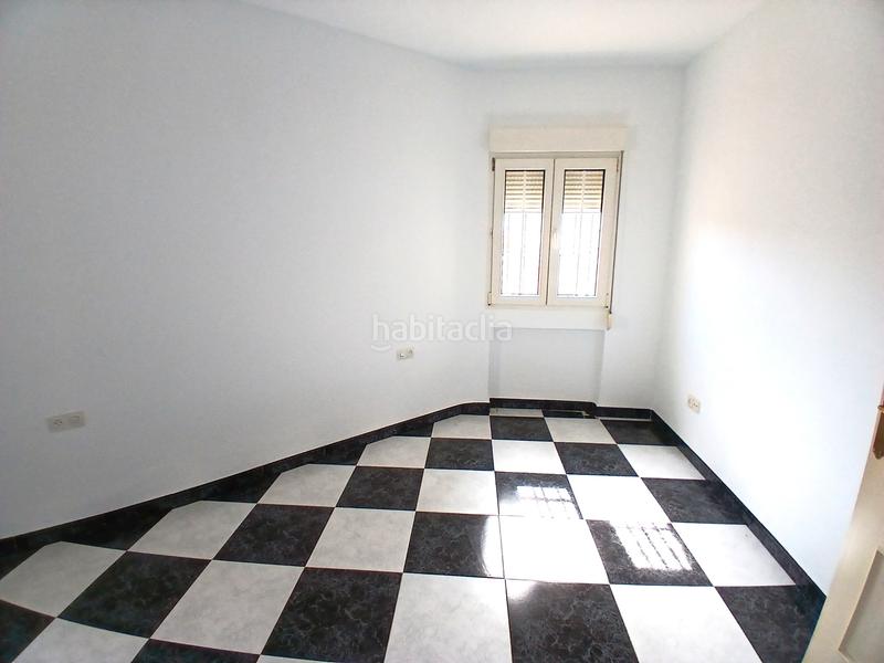 Foto dbf6f522-79a5-4eaa-aa88-2ebb84bbfe00. Xalet amb xemeneia aparcament a Polán