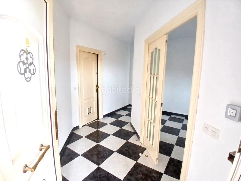 Foto f07d2353-0814-4bcd-ad48-a183f950515e. Xalet amb xemeneia aparcament a Polán