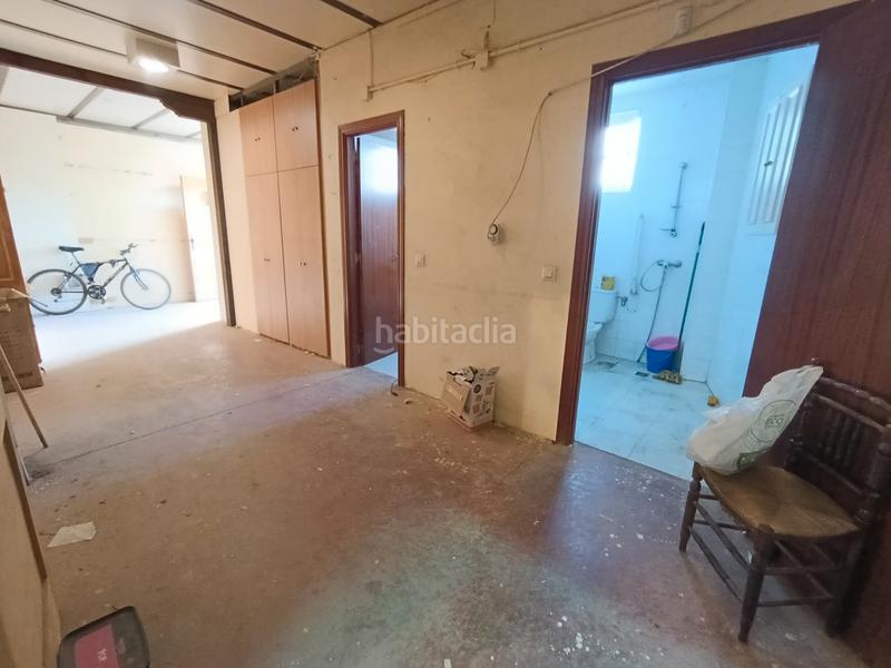 Foto ae4e1009-fa21-4031-96a8-e572be90b7ca. Fabrikhalle in Estación-Cruz Roja Illescas