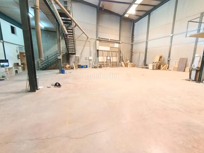 Foto ae54008f-f2ce-4a65-b97c-a7760f020759. Fabrikhalle in Estación-Cruz Roja Illescas