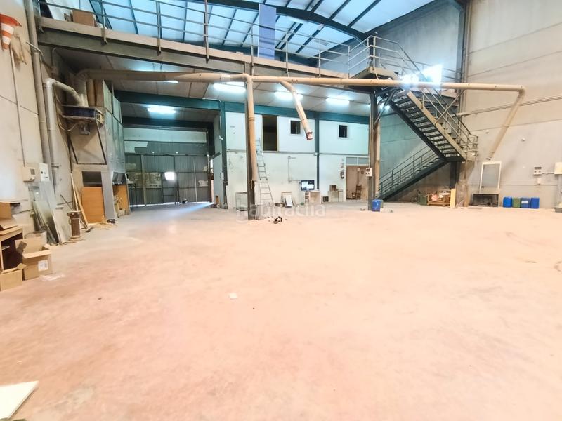 Foto c7998bb5-ac8a-4624-91da-c4265d856558. Fabrikhalle in Estación-Cruz Roja Illescas