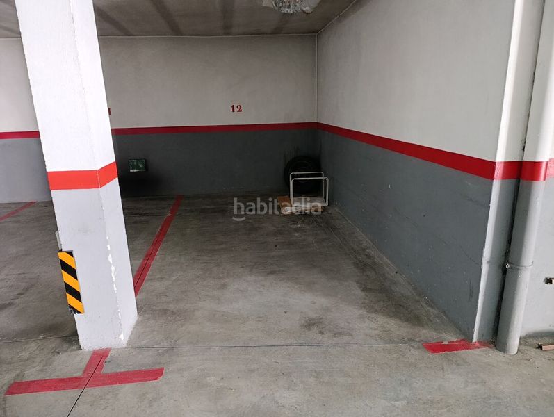 Foto e60e233c-6205-48c1-af49-f4e16df5278a. Aparcament cotxe a Esquivias