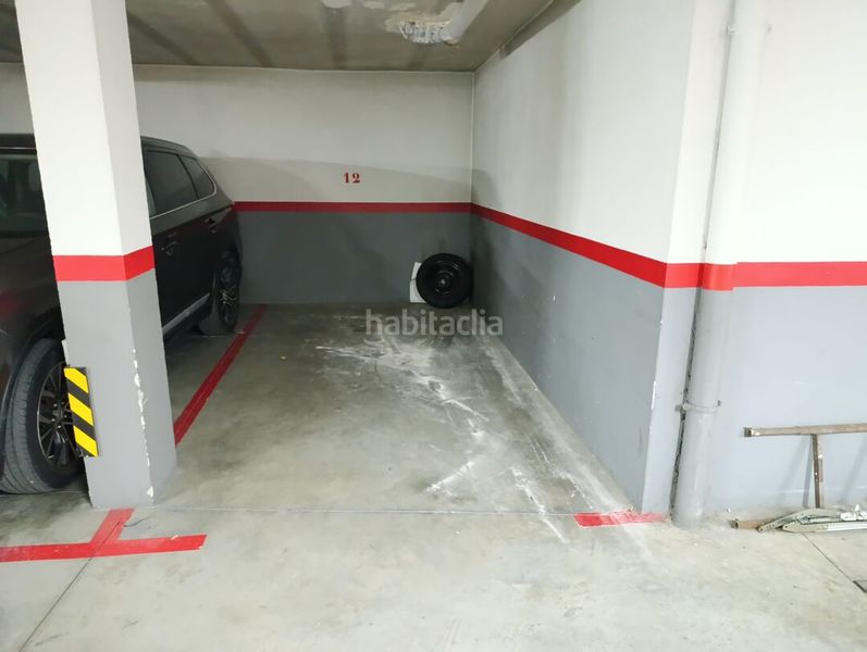 Foto ee9eb753-16ae-414e-9403-f46fd1bf30d2. Aparcament cotxe a Esquivias