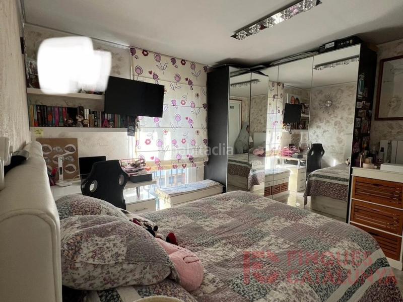 Foto 19586acc-23f0-4199-8a0c-41bc1d9a354b. Apartament amb aparcament a Sant Narcis Girona