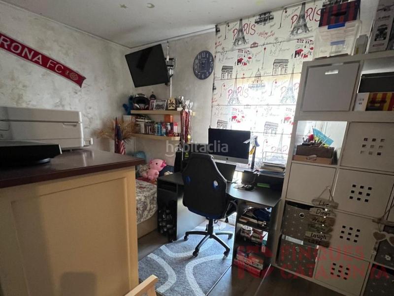 Foto eb52ce14-e821-4fca-a760-7ede63ace7f7. Apartament amb aparcament a Sant Narcis Girona