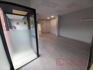 Local Comercial a Can Gibert del Pla. Venta local reformat a c. riu güell