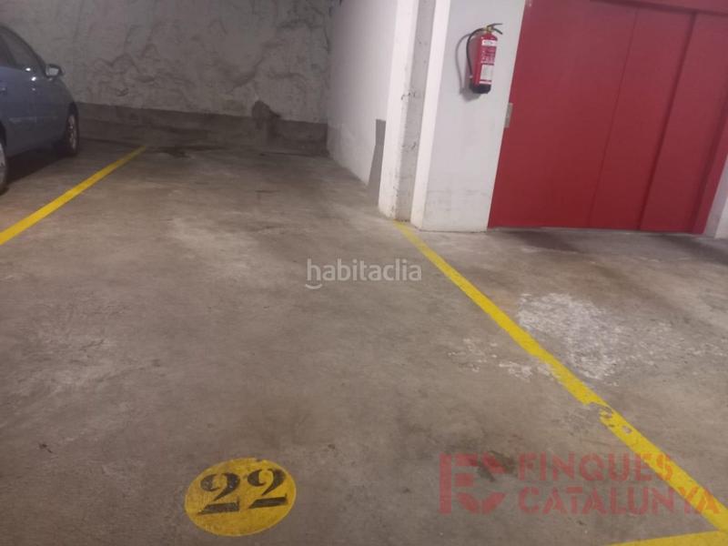 Foto 141e2db0-a1f7-4a92-aa83-ba4b9d4fef2f. Aparcament cotxe a La Devesa Girona