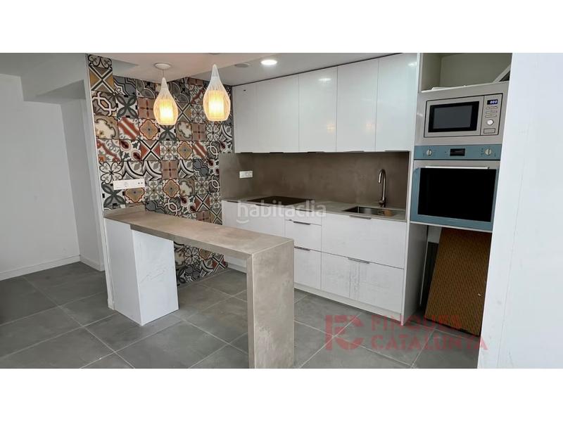 Foto 22ead68d-86fb-47b4-9237-8e8fbd047549. Planta baixa amb aparcament a Montilivi Girona