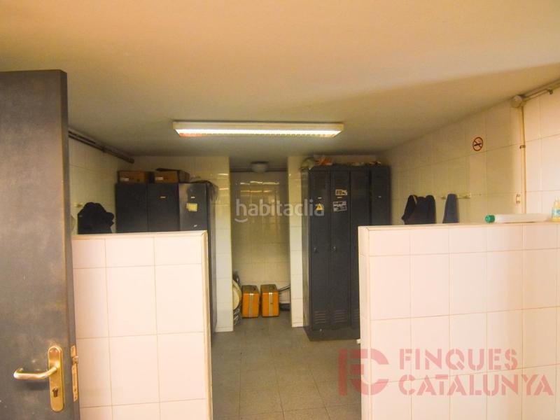 Foto 1a5bbe7d-685d-4c8c-a735-ce8cd589cbc0. Bâtiment à usage industriel dans Barri dels Escriptors Salt