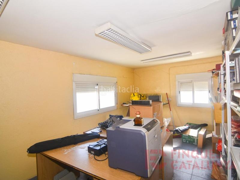 Foto 270b36bf-1905-45ca-93c3-fa0282fcc2bd. Bâtiment à usage industriel dans Barri dels Escriptors Salt