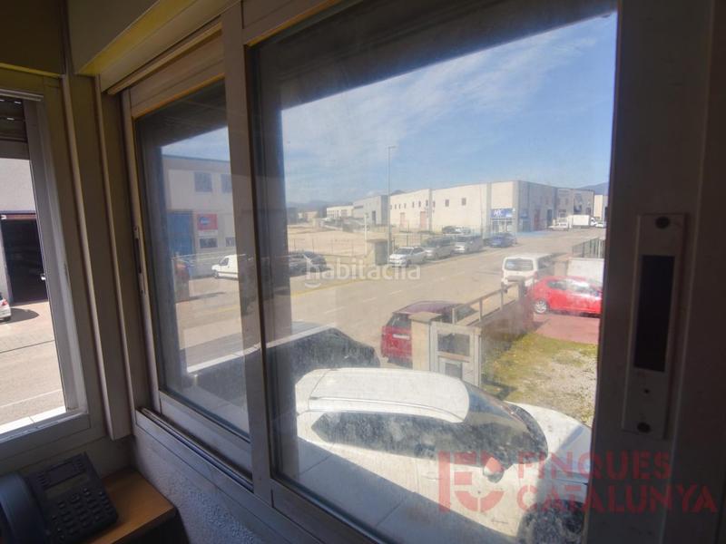 Foto 3529d901-2b18-449c-9b4c-d50ad6e85521. Bâtiment à usage industriel dans Barri dels Escriptors Salt