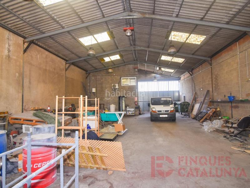 Foto 583a1dad-106a-4ee0-83b1-76f17341838f. Bâtiment à usage industriel dans Barri dels Escriptors Salt