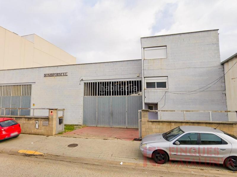 Foto 74c707d5-8910-4a4c-afc1-37c64c333cd0. Bâtiment à usage industriel dans Barri dels Escriptors Salt