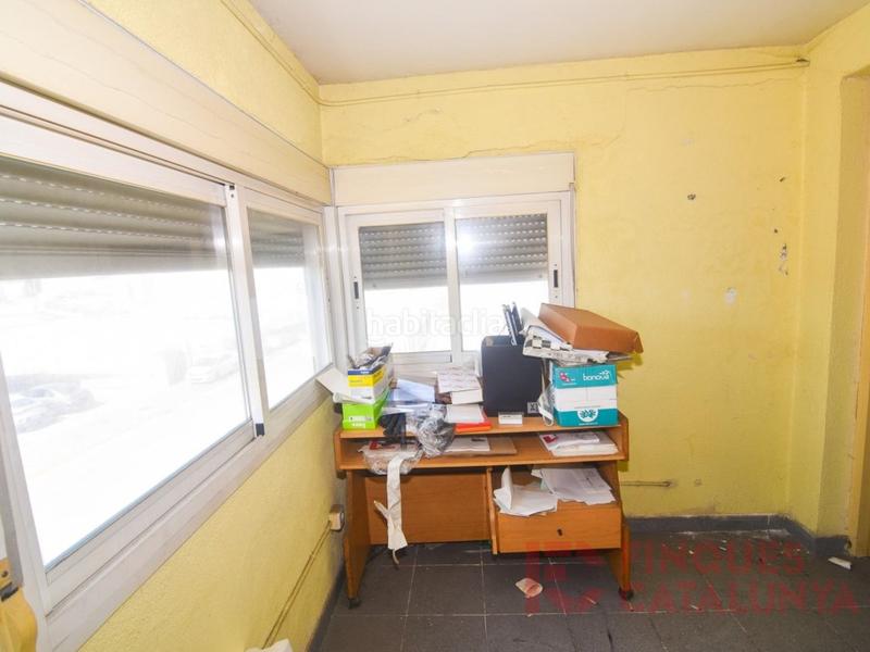 Foto acf5eeb5-74ba-4300-b5e5-242ebbb254e5. Bâtiment à usage industriel dans Barri dels Escriptors Salt