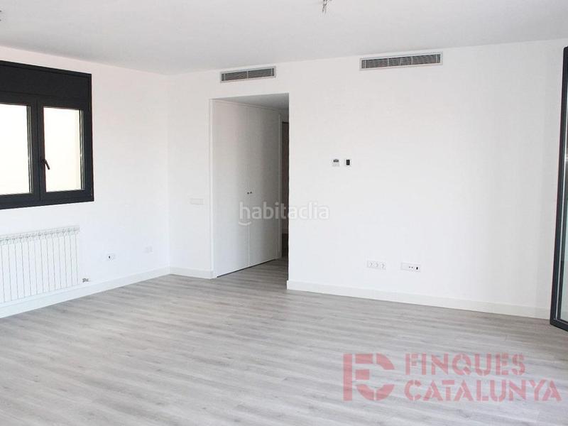 Foto abed3496-f864-44ad-ac6e-834e60c90f3a. Flat with parking in Eixample Nord Girona