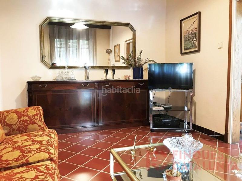Foto 6275c2ed-356e-46b2-98db-db5b5cb3b1e5. Casa amb aparcament a Eixample Sud-Migdia Girona