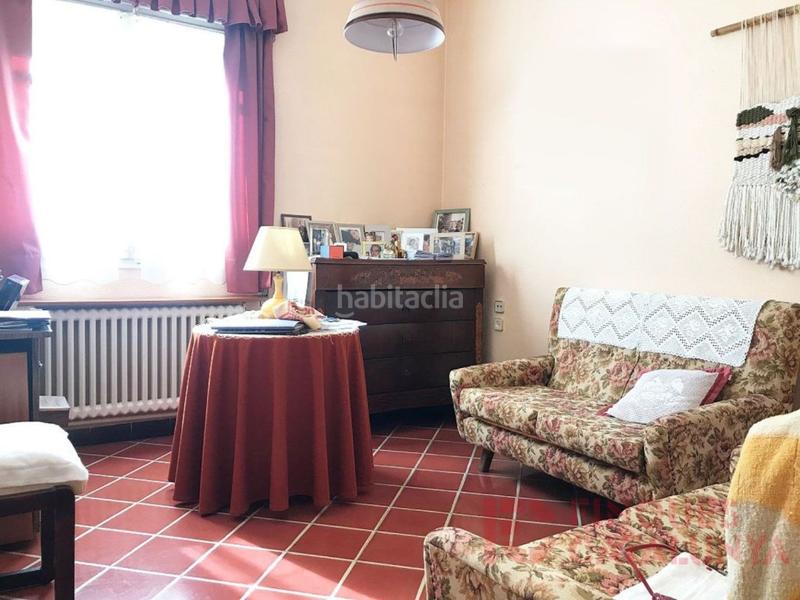 Foto 8e51be4f-e448-4c0d-a614-ce52d381ef5b. Casa amb aparcament a Eixample Sud-Migdia Girona