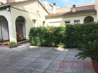 Maison à Eixample Sud-Migdia. Parcela en venta