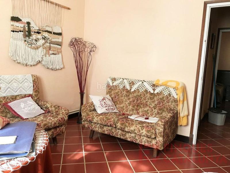 Foto a1f9bee1-c66b-4172-b122-497adc7d67c5. Casa amb aparcament a Eixample Sud-Migdia Girona