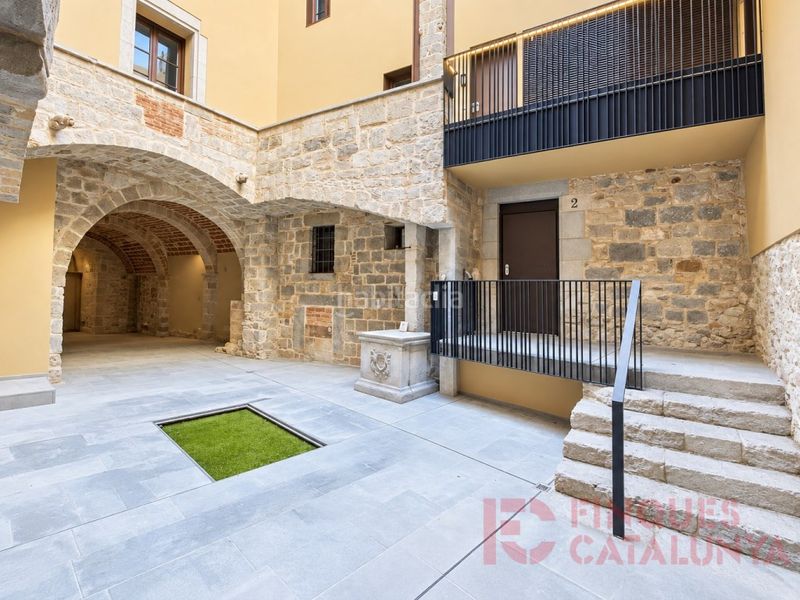 Foto 6175e66d-c6b4-4c65-8768-7b451ff75937. Pis amb aparcament a Centre-Barri Vell Girona