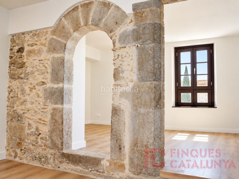 Foto dd45a77b-c64e-40ba-96e7-fbf23ea695e9. Pis amb aparcament a Centre-Barri Vell Girona