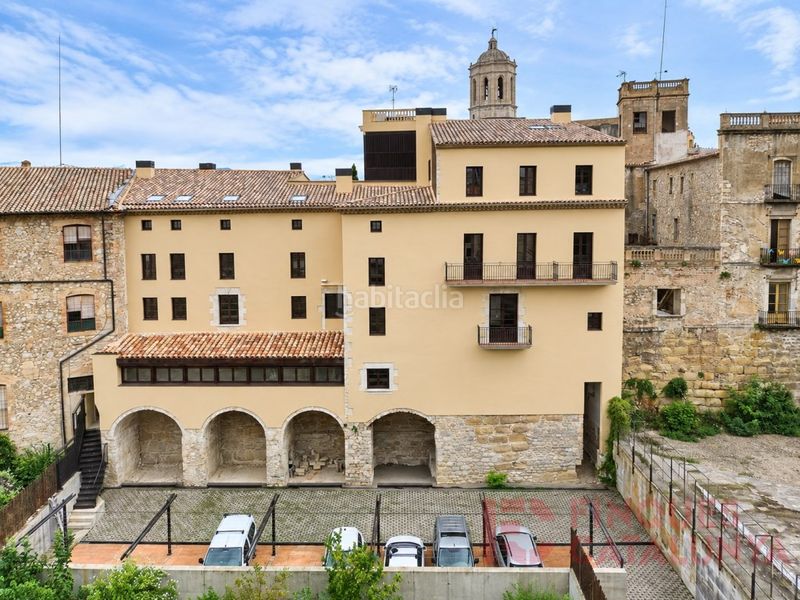 Foto f8158862-613d-4343-ad51-ad3413c34756. Pis amb aparcament a Centre-Barri Vell Girona