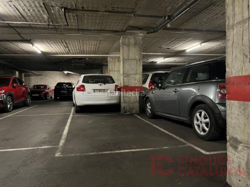 Foto d85a9812-1d75-4c60-adf3-9bf97f2dc368. Posto auto in Eixample Nord Girona