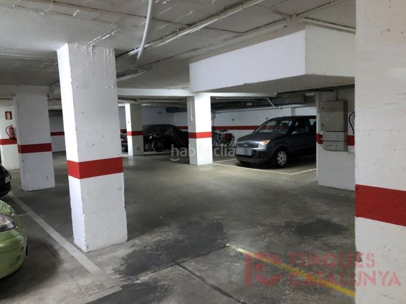 Foto aca1928b-d7da-4b12-b2fa-feb48bb51506. Car parking in Eixample Sud-Migdia Girona