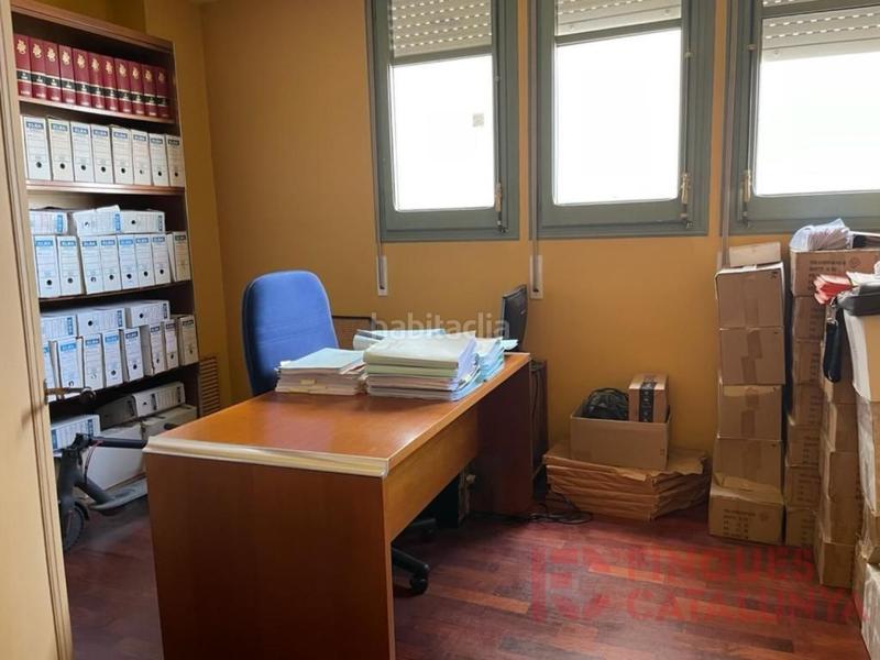 Foto 7577cd06-924f-4316-8d90-27eaf6e964ad. Oficina a Eixample Nord Girona