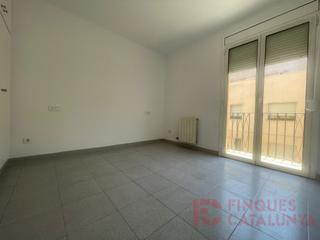Etagenwohnung in Eixample Sud-Migdia. Pis econòmic en venda a zona de migdiacasernes