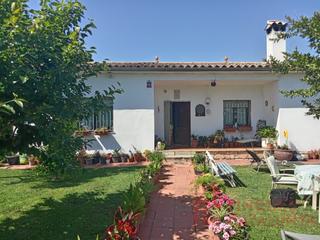 Casa a Vilobí d´Onyar. Casa amb jardí a vilobí donyar