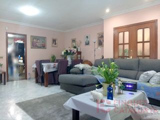 Haus  Calle llebeig. Casa amb jardí a vilobí donyar