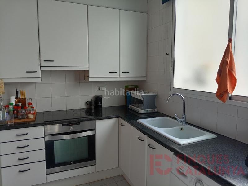 Foto 495e7686-8293-4fac-af70-b3b264873434. Àtic a Eixample Nord Girona