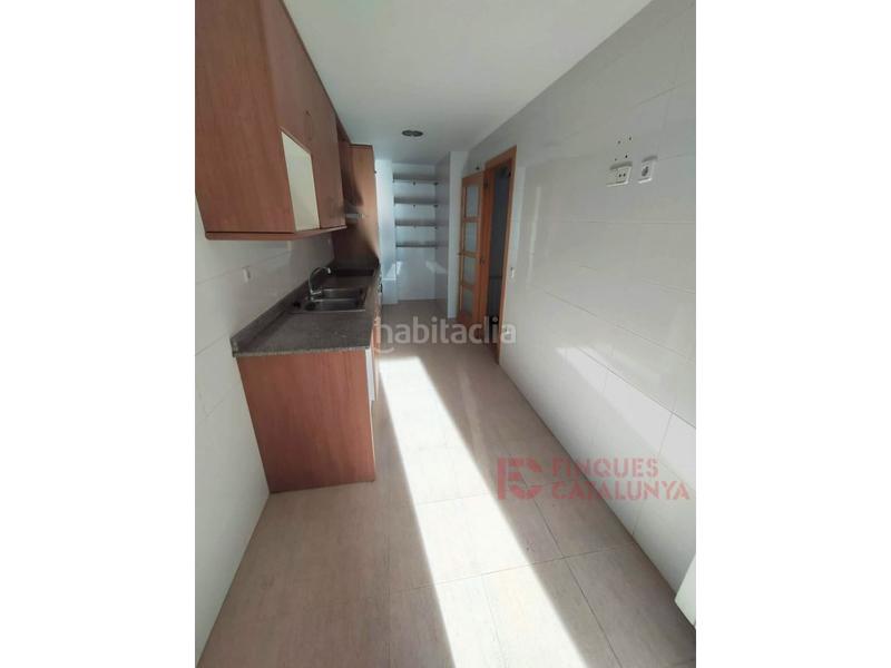 Foto c77318c8-6828-4210-9523-9c2b5dc9b110. Pis amb aparcament a Eixample Sud-Migdia Girona